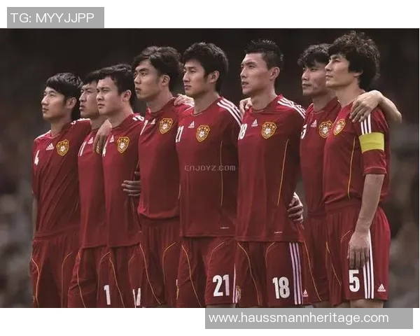 重庆足球队实力引发热议球迷对球队表现的看法与争论