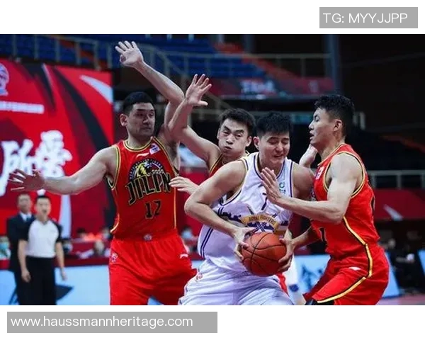 北京羽毛球队以72分领跑世锦赛积分榜展现强大实力