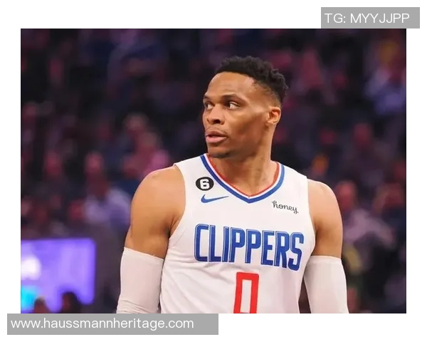 拉塞尔威斯布鲁克的篮球传奇与职业生涯的辉煌历程探讨